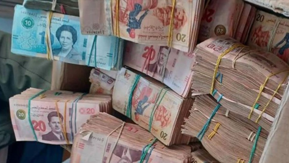 قفزة في النقد المتداول بتونس: الكتلة النقدية تتجاوز 25 مليار دينار لأول مرة وسط تنامي الاقتصاد الموازي