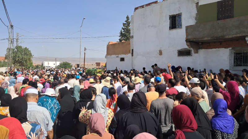 القصرين: الآلاف في تشييع الفقيد عبد القادر الذيبي إلى مثواه الأخير