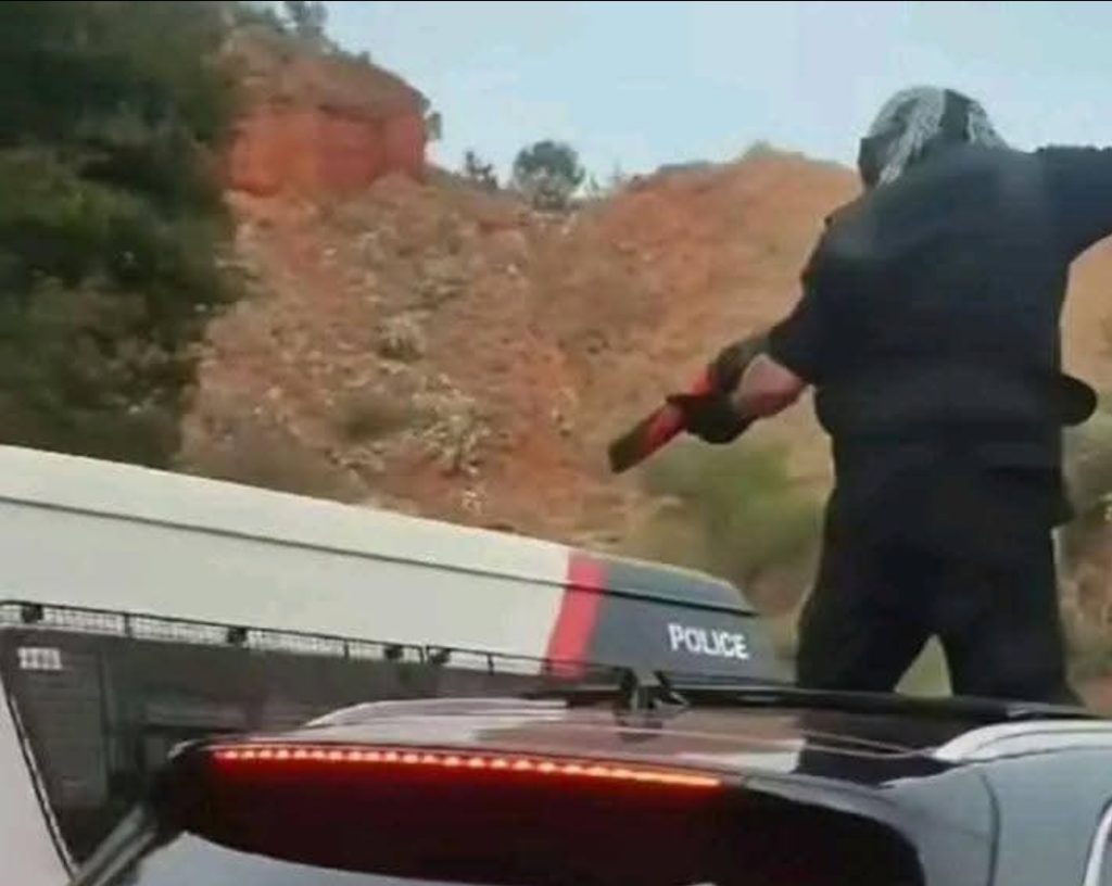 النيابة العمومية تأذن بإيداع شاب السجن بعد توجيهه سلاحًا مزيفًا نحو دورية أمنية بسيدي بوسعيد