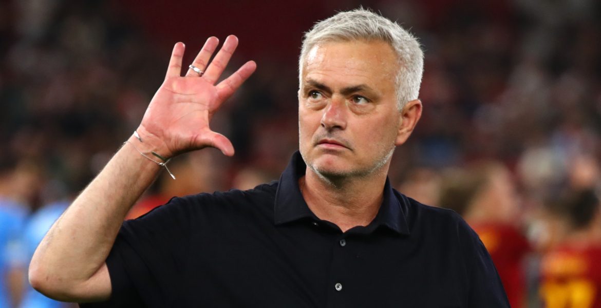 رسميًا: جوزيه مورينيو يعود إلى بنفيكا مدربًا حتى 2027