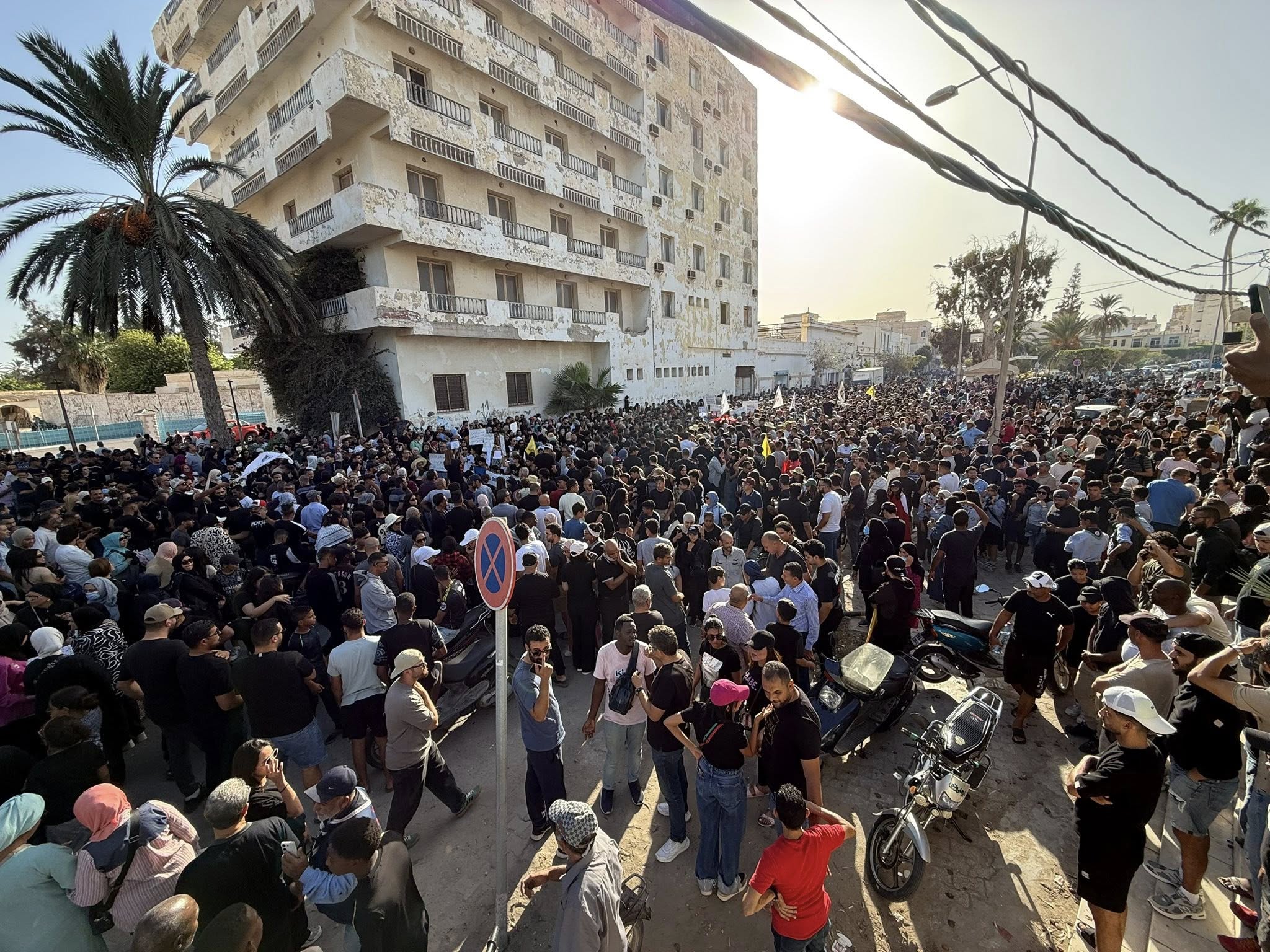 قابس: مسيرة شعبية تطالب بإنهاء التلوث ورفع المظلمة البيئية