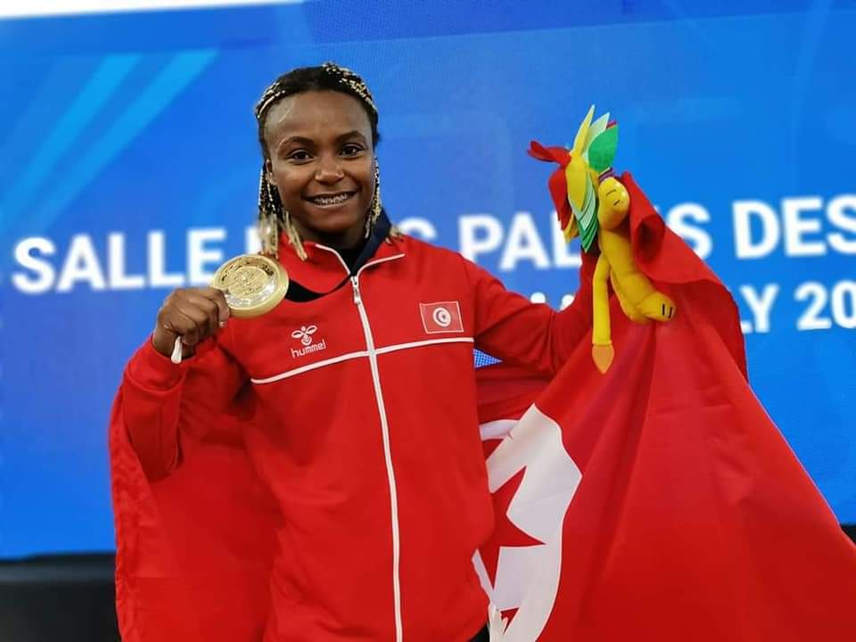 بعد اختفائها في مطار أوسلو.. هل اختارت غفران بلخير “الحرقة”؟