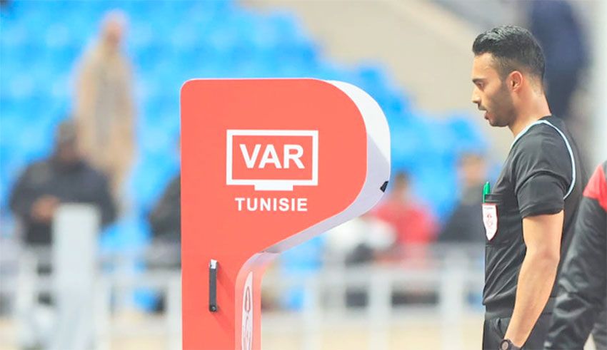 الفيفا تعتمد صفقة تقنية الفيديو VAR للجامعة التونسية لكرة القدم