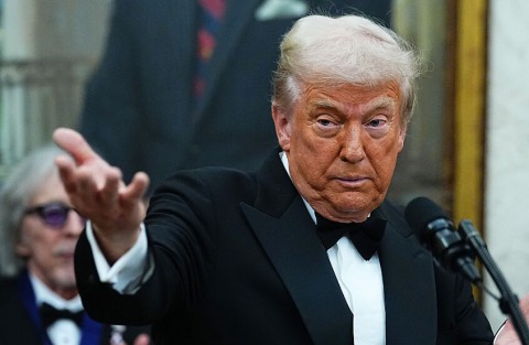 ترامب: محادثات “مثمرة” مع إيران وتأجيل العمليات العسكرية خمسة أيام