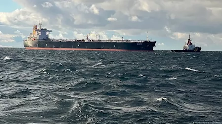 البحرية الفرنسية تعترض ناقلة نفط روسية يُشتبه بانتمائها إلى «أسطول الظل» في المتوسط