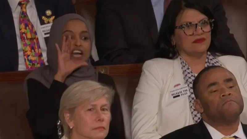 إلهان عمر ورشيدة طليب تقاطعان خطاب ترامب وتتهمانه بالكذب والتسبب في مقتل أمريكيين