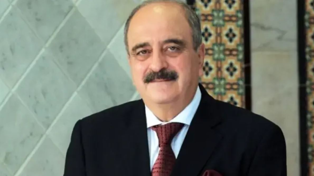 وزير الخارجية يثمن قرار كندا بشأن تمديد تجميد الأموال المنهوبة