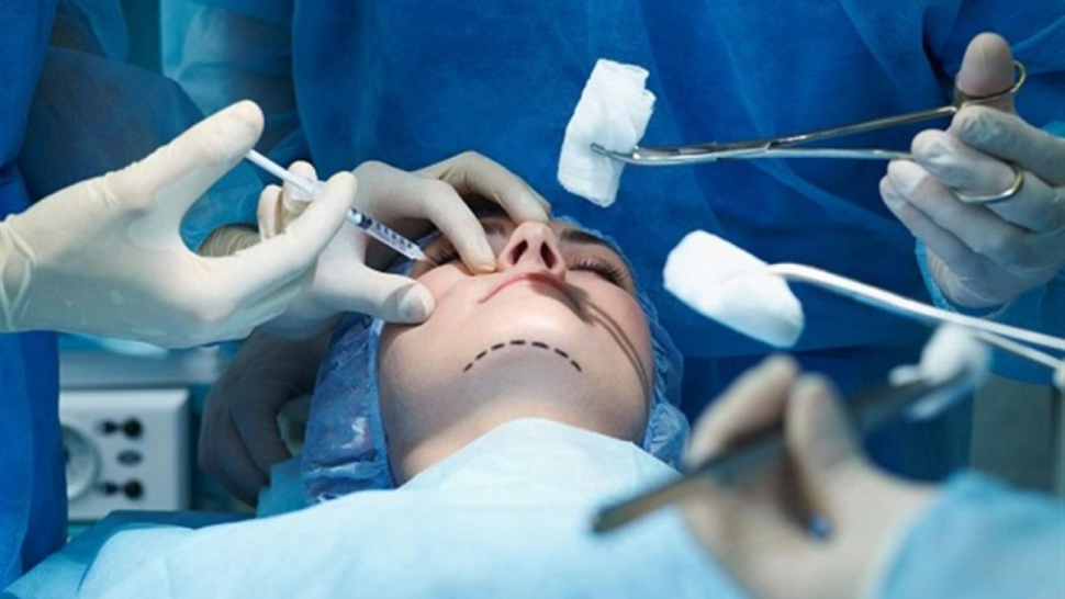 انطلاق المؤتمر الدولي الـ12 للجراحة التجميلية والدعوة إلى تخفيض نسبة الأداء على القيمة المضافة